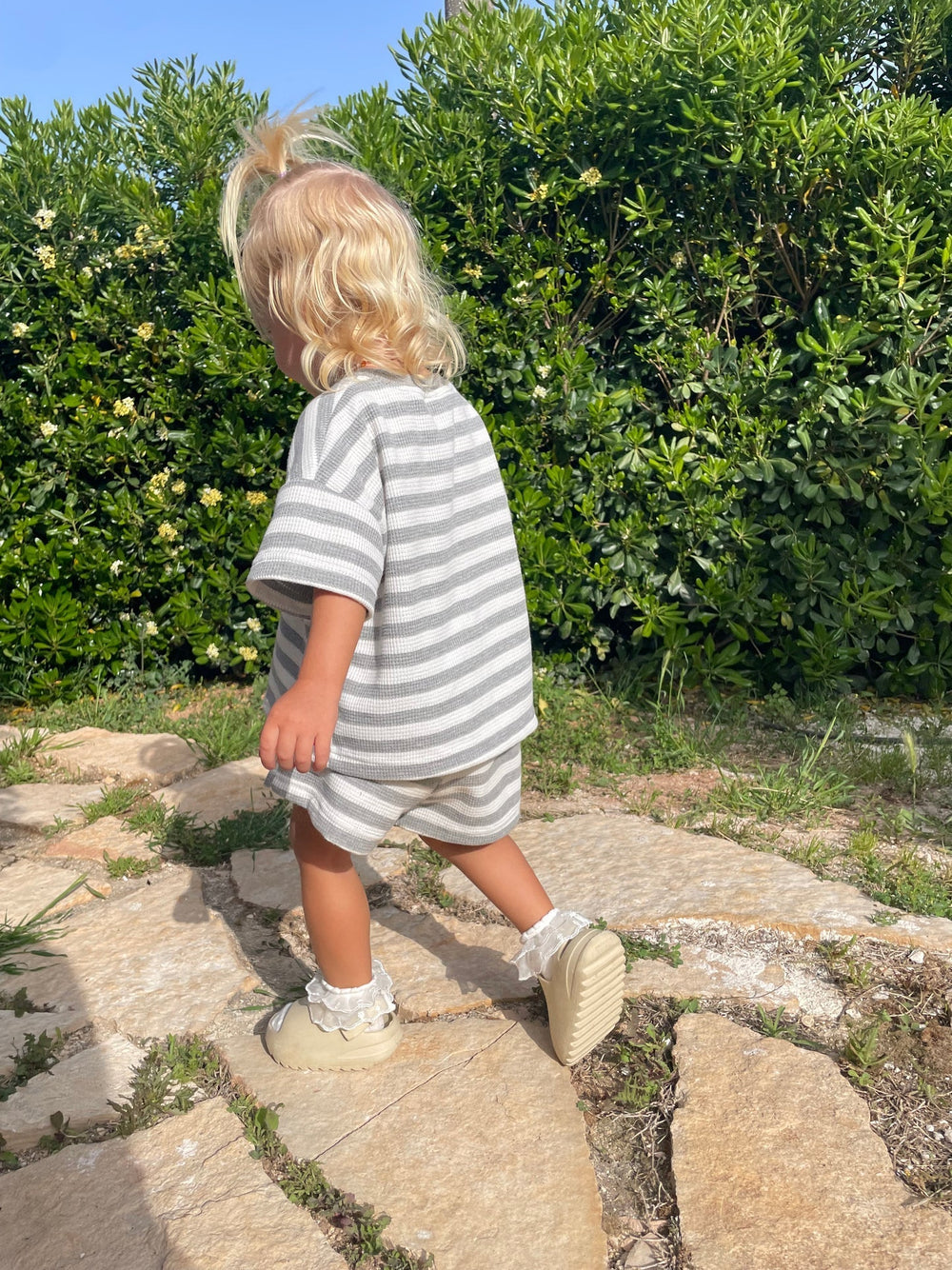 T-shirt och Shorts Sommarset – StripePlay Unisex, Svart/Grå, Bomull, Storlek 0–8 år More For Mini
