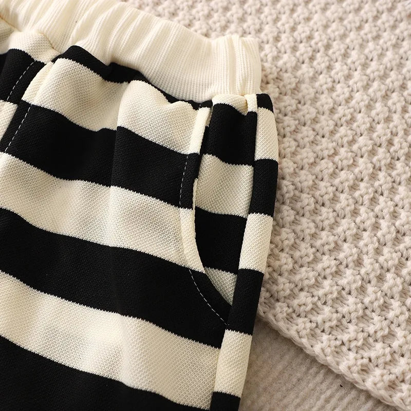 Somrigt barnset med randig T-shirt och shorts – Bekvämt och andningsbart bomull för 0–6 år More For Mini