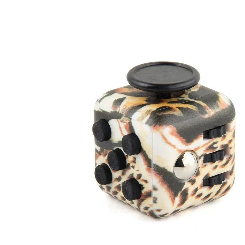 Fidget cube med 6 taktila sidor – tysta klickknappar, stålkula, fickformat | fidgetkub