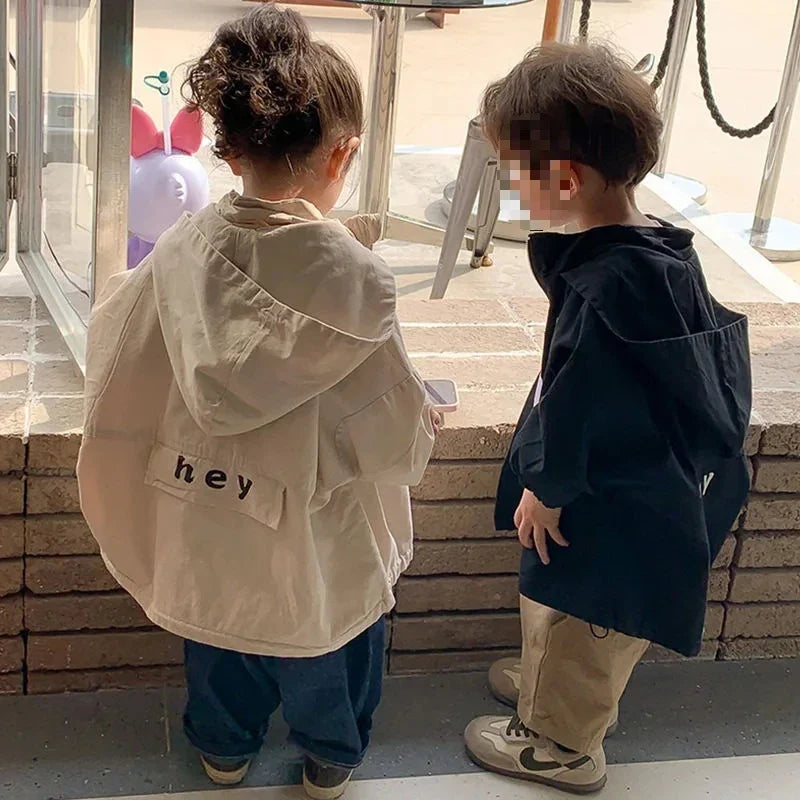 Windjas met Capuchon – Conakry Unisex, Beige/Zwart, Polyester, Maat 2-6 Jaar-More For Mini