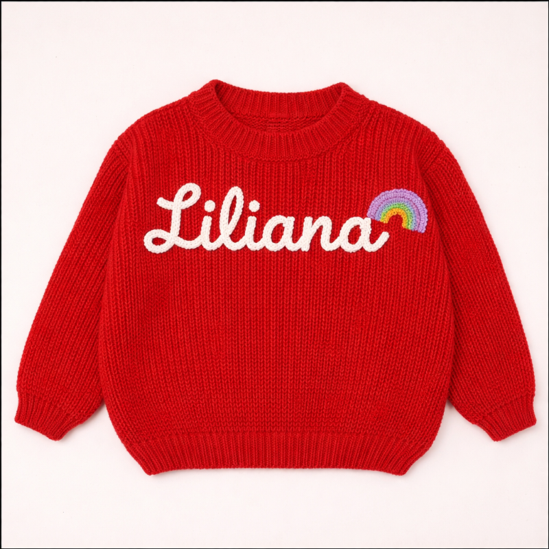 Barntröja med namn och julgranstryck – broderat, bomull, rund hals | jultröja baby