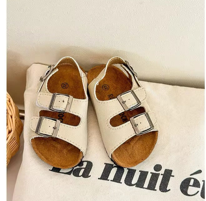 Off-White Barnsandaler – Storlek 22–30 | Bekväma & Lättviktiga | Stabil Fotbädd & Halksäker Sula More For Mini