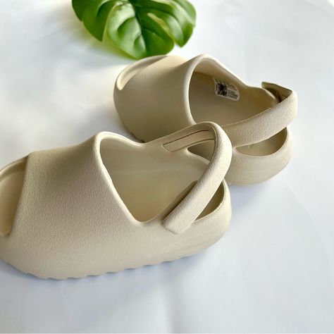 SunnyStep Kinder Sandaal Slippers – Comfortabele en Verstelbare Slippers voor Buitenavonturen More For Mini