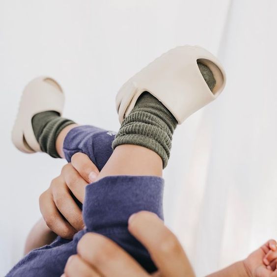 SunnyStep Kinder Sandaal Slippers – Comfortabele en Verstelbare Slippers voor Buitenavonturen More For Mini