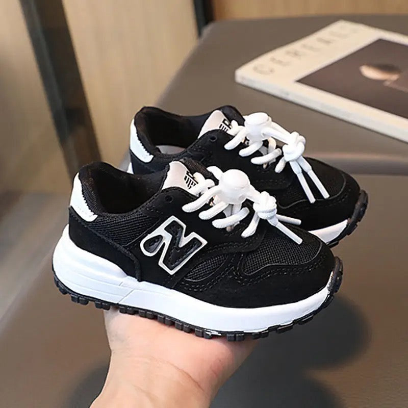 Barnsneakers med Snörning – Storlek 21–28 | Lättviktiga & Andningsbara för Pojkar och Flickor More For Mini