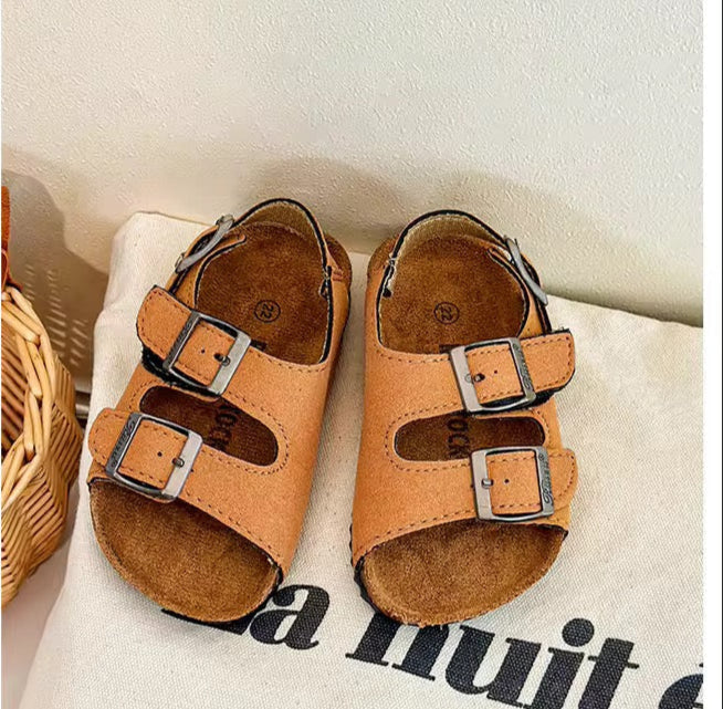 Off-White Barnsandaler – Storlek 22–30 | Bekväma & Lättviktiga | Stabil Fotbädd & Halksäker Sula More For Mini