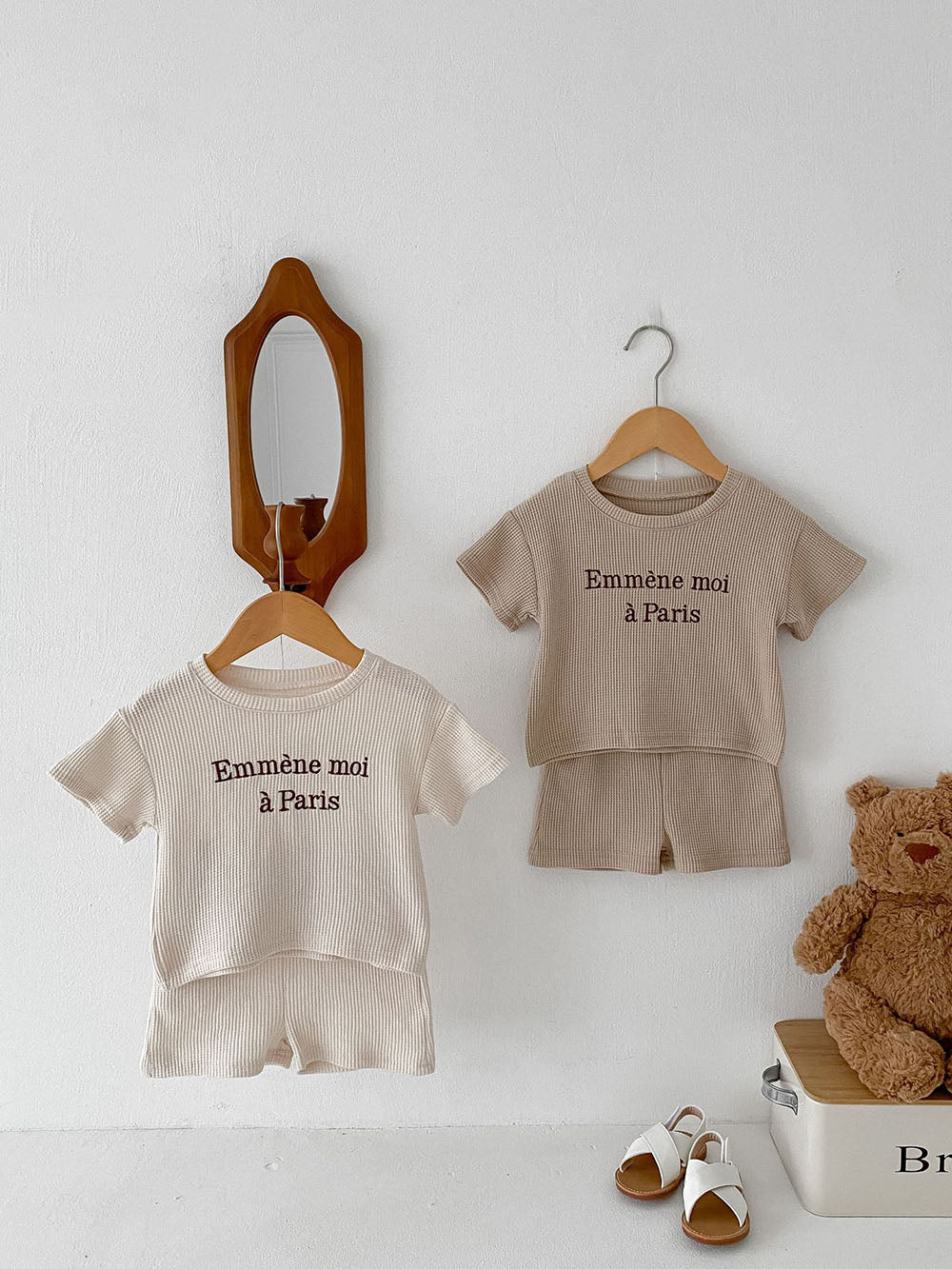 Paris Petit Babyset – Mjuk Sommaroutfit i Ribbat Tyg med Fransk Touch – Unisex | Storlek 0–3 år | More for Mini MoreForMini