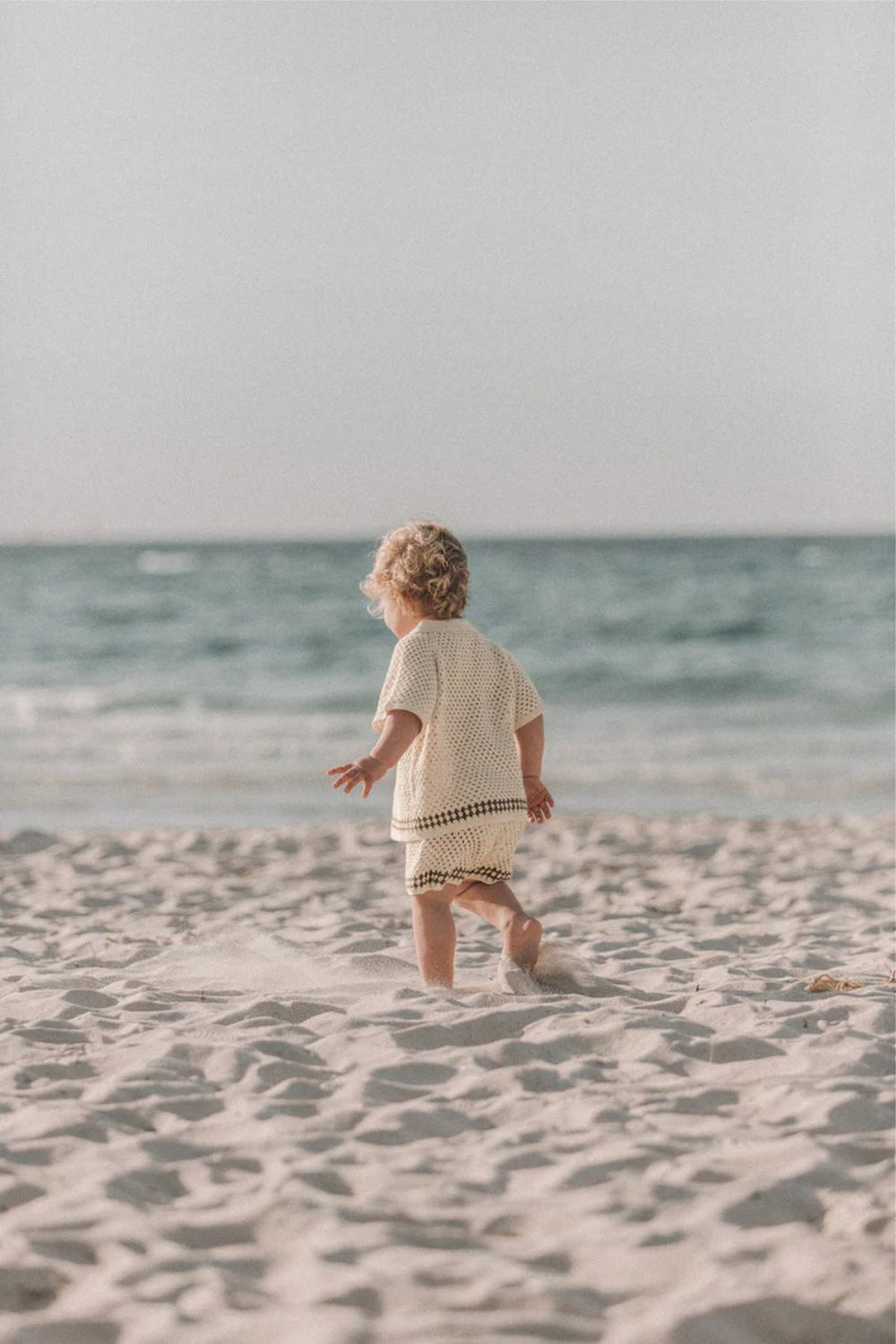 Milo Virkat Babyset – Virkat sommarset med krage och träknappar | Storlek 0–2 år More For Mini