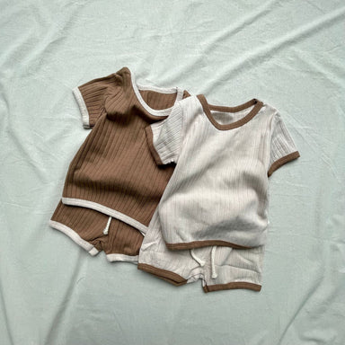 Aureli Mjukt Ribbat Lounge-set – Baby & Småbarn 0–3 år Sommarset – T-shirt + Shorts – Beige/Brun – Mjukt & Unisex More For Mini