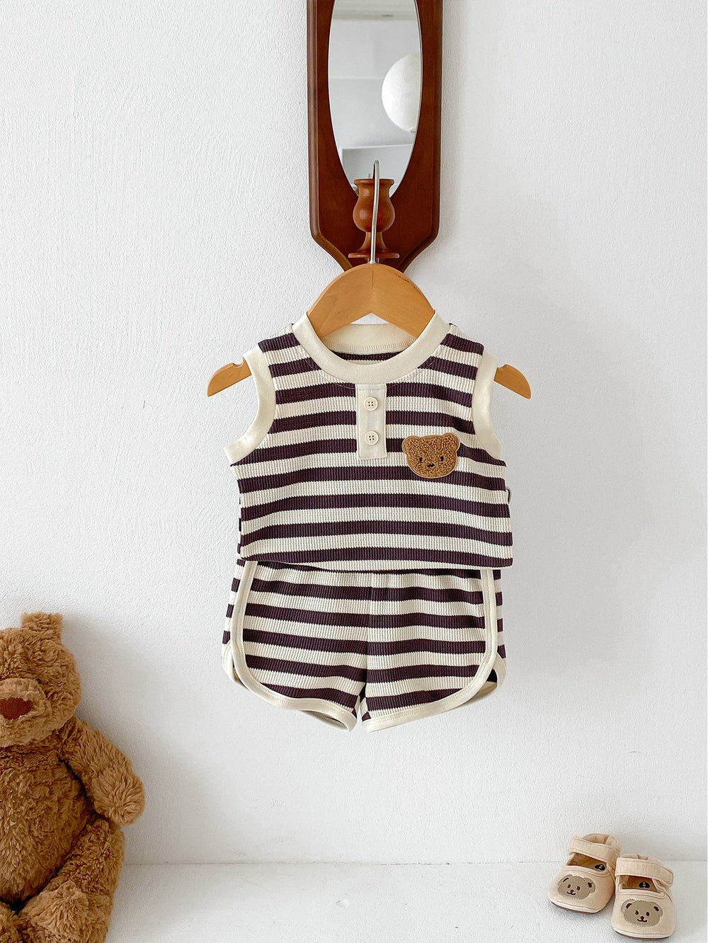 Randigt sommarset med linne och shorts med björn – Baby Småbarn, Brun/Svart/Röd/Grå, Storlek 0–3 år More For Mini