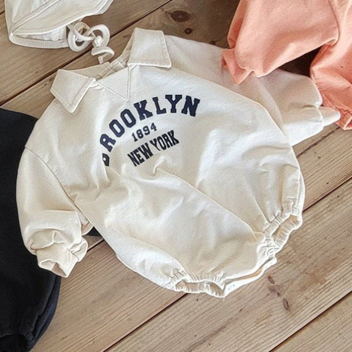 Nuby & Co Brooklyn Babyromper – Collegeinspirerad Stil | Unisex 0–2 År – Bomull, Tryckknappar, New York-tryck More For Mini