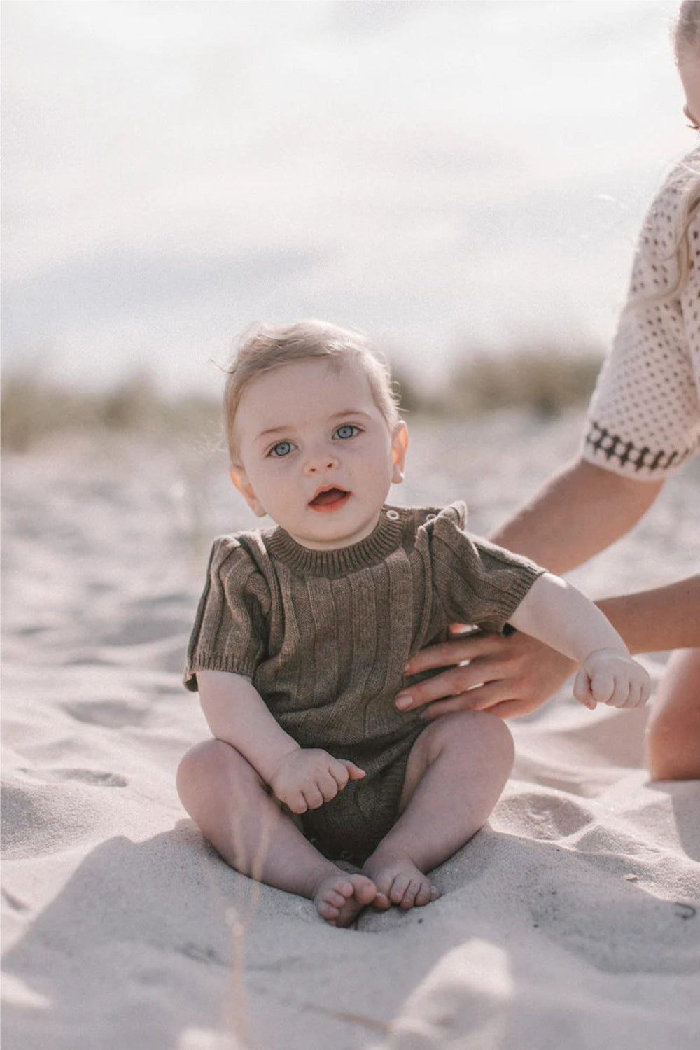 CozyNest Stickad babyromper 0–2 år | Mjuk bomullsblandning & ribbmönster | Bekväma babykläder More For Mini