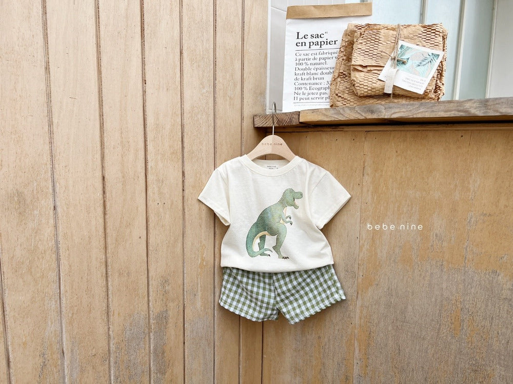 Mavino Dino Daze Set – Sommarset Småbarn 1–7 år – T-shirt + Rutig Shorts – 100 % Bomull – Unisex – Dino-tryck More For Mini