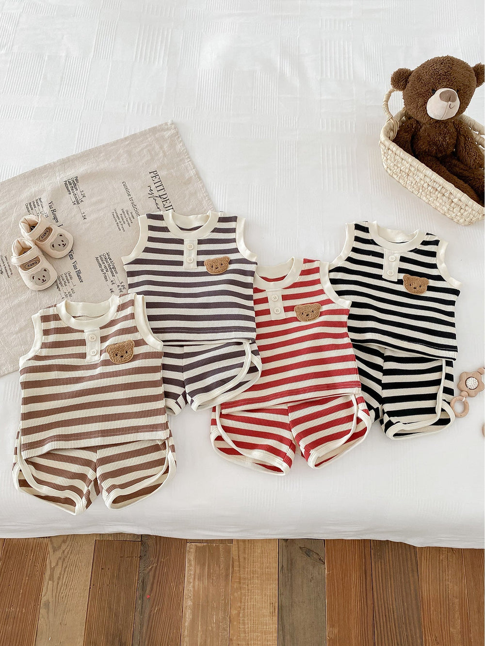 Randigt sommarset med linne och shorts med björn – Baby Småbarn, Brun/Svart/Röd/Grå, Storlek 0–3 år More For Mini