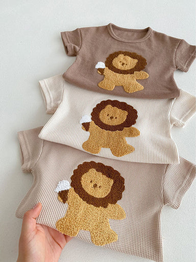Våffeltygsset T-shirt & Shorts med Lejon – Little Roar Baby Småbarn, Brun/Beige, Bomull, Storlek 0–3 år More For Mini