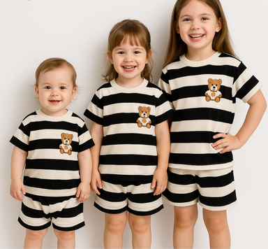 Somrigt barnset med randig T-shirt och shorts – Bekvämt och andningsbart bomull för 0–6 år More For Mini