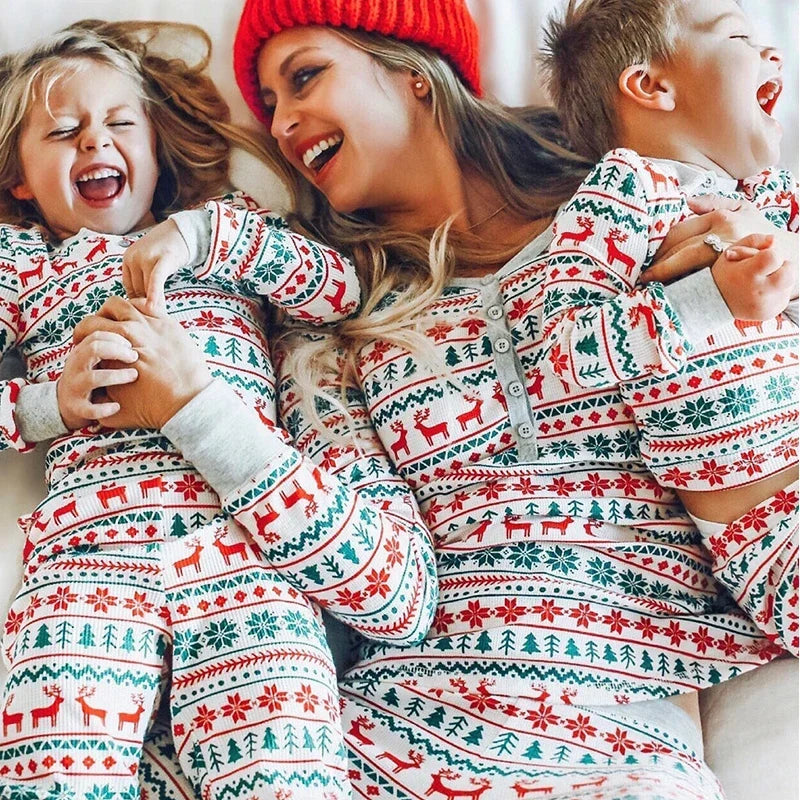 Julpyjamas för hela familjen, tvådelat set i bomullsmix, i baby-, barn-, dam- och herrstorlekar