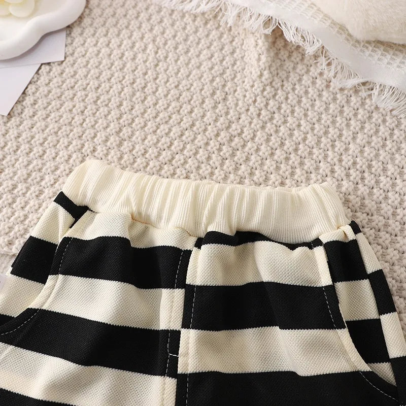 Somrigt barnset med randig T-shirt och shorts – Bekvämt och andningsbart bomull för 0–6 år More For Mini